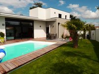maison contemporaine à  Dompierre sur Mer 3